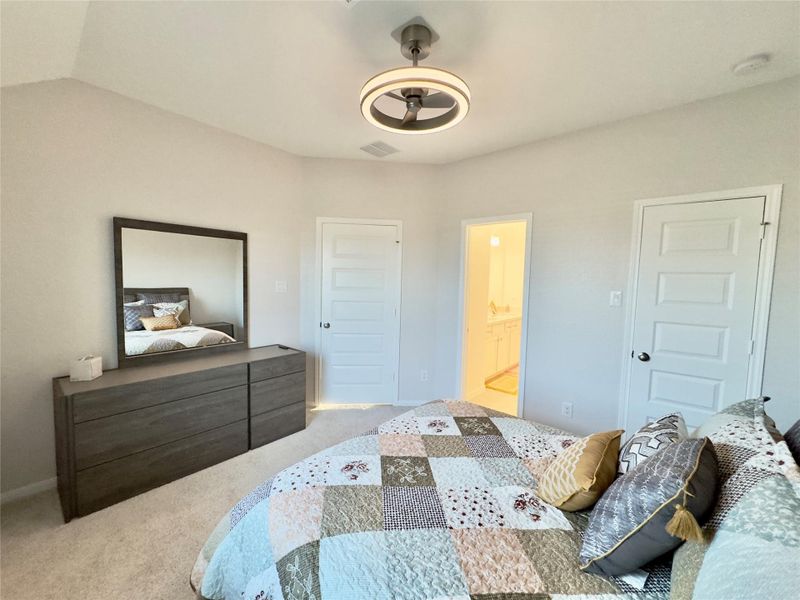 Furnished interior view inside a new home in Lakeview, Waller (Image 31).