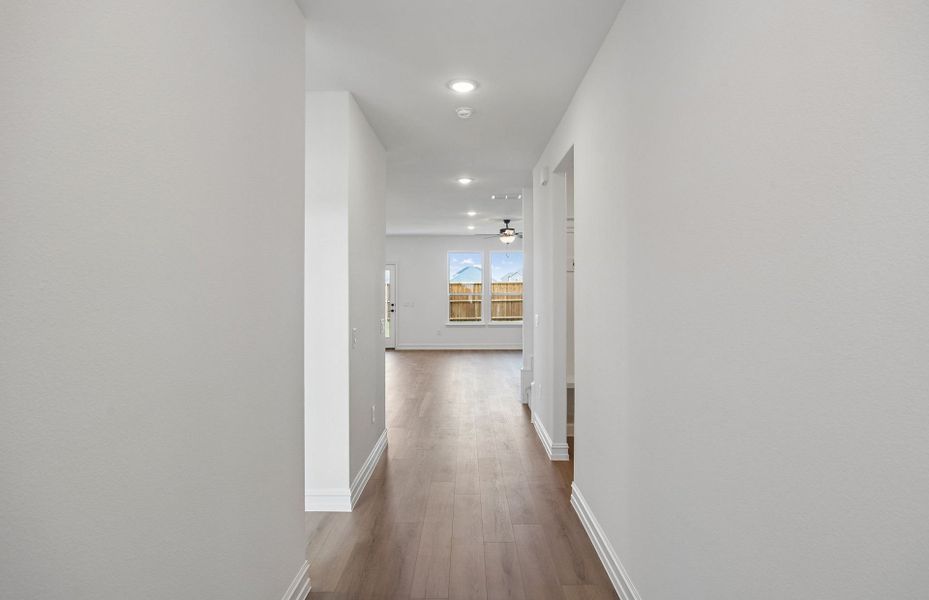 Spacious, unfurnished interior of a new home in Anna Town Square, Anna (Image 12). Spacious, unfurnished interior of a new home in Anna Town Square, Anna (Image 12).