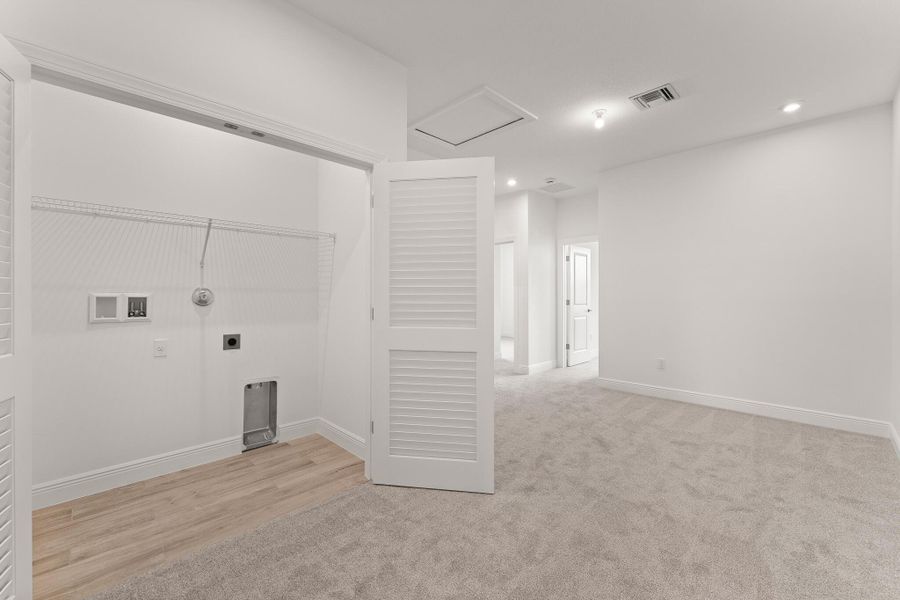 Image 14 of a home in Avila.