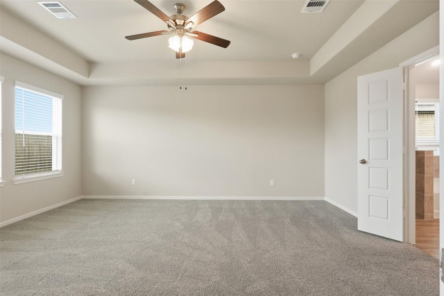 Spacious, unfurnished interior of a new home in , Baytown (Image 17).