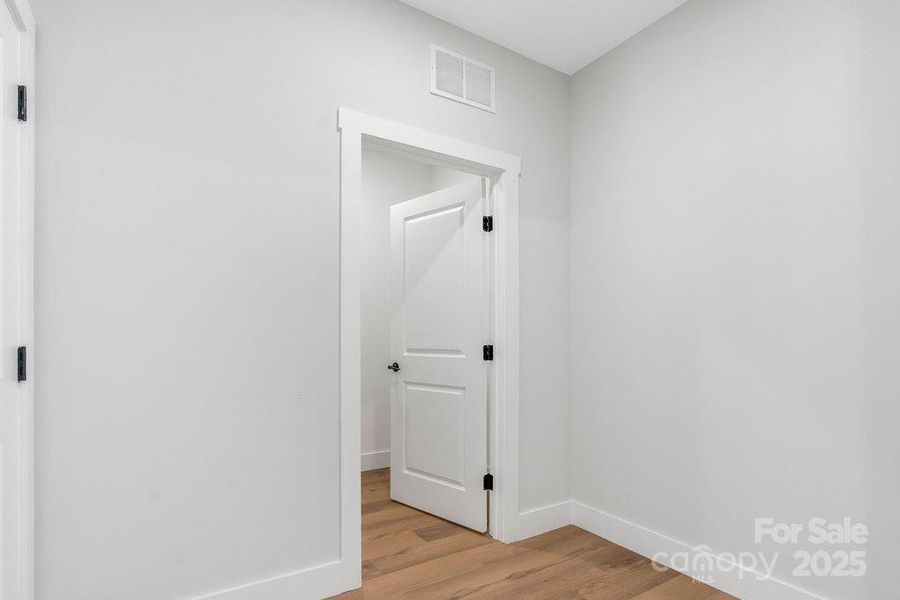 Image 18 of a home in .