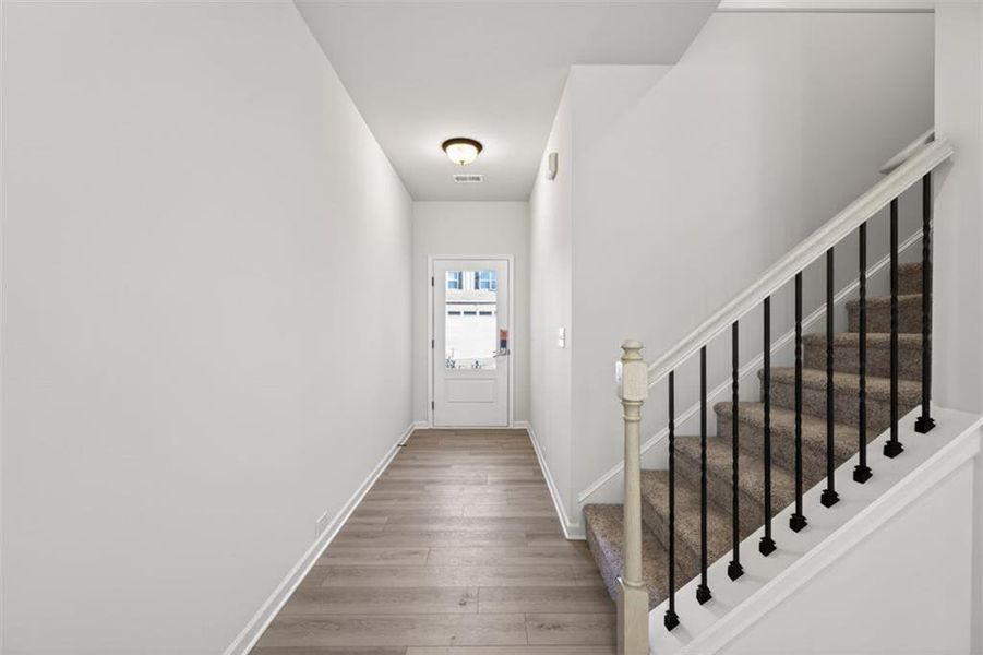 Spacious, unfurnished interior of a new home in Sanders Park, Austell (Image 16).