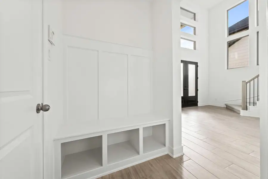 Representative image. Features, specifications, selections and colors may vary. Representative image. Features, specifications, selections and colors may vary.