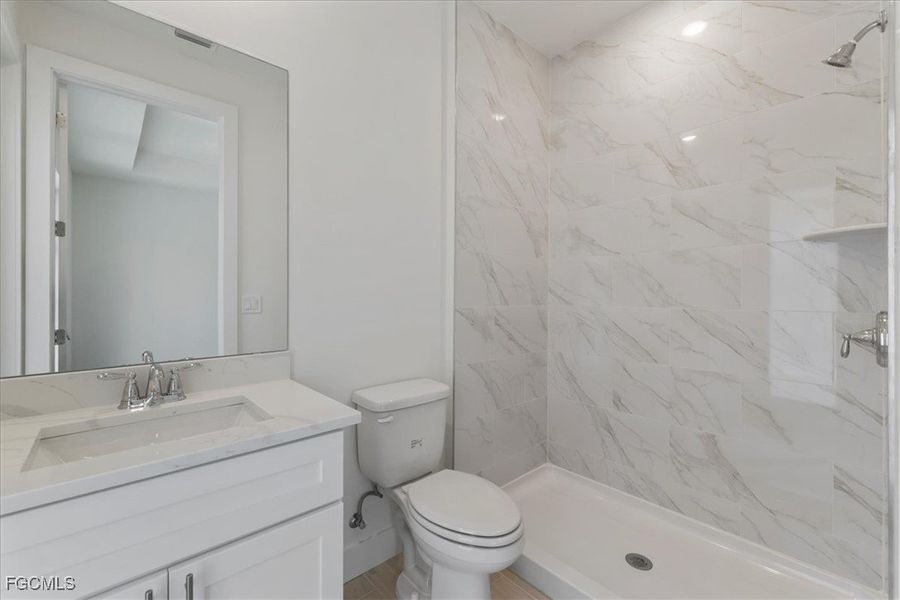 Furnished interior view inside a new home in Cape Coral, Cape Coral (Image 15).