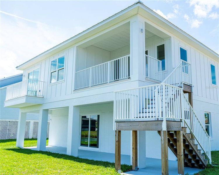 Exterior details and patio area of a home in , Hudson (Image 4).