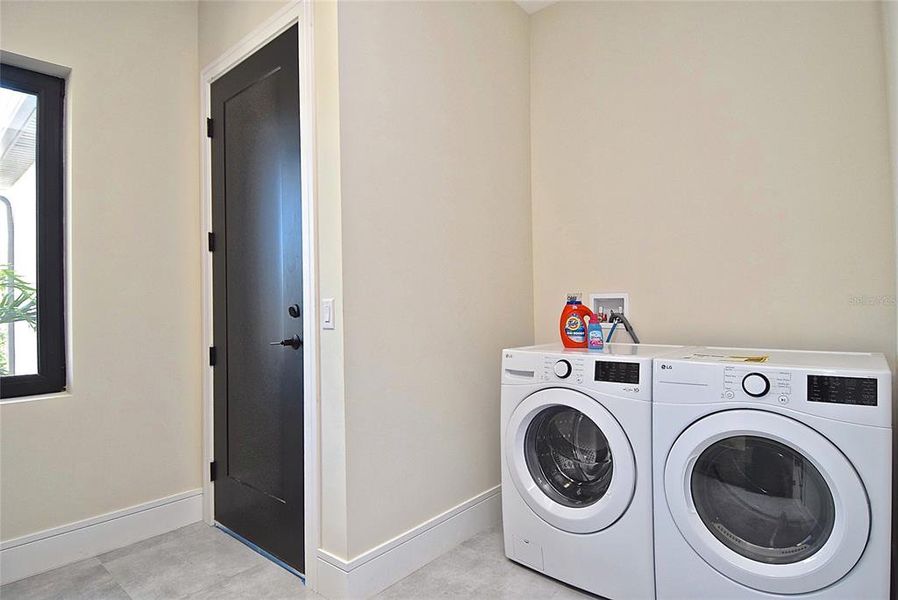 Furnished interior view inside a new home in , Nokomis (Image 65).