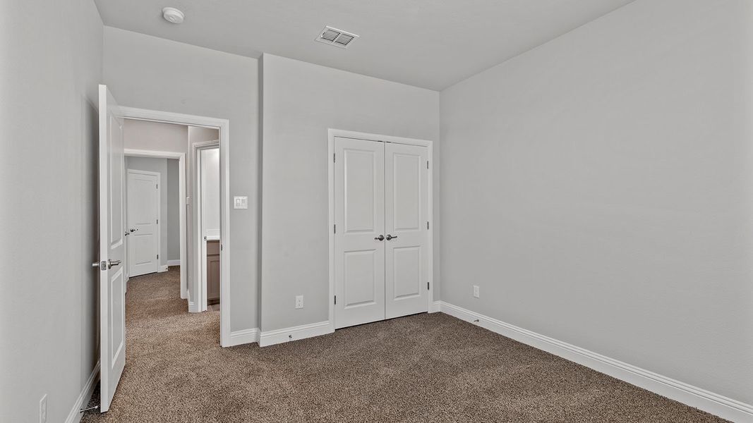Spacious, unfurnished interior of a new home in Morningstar, Aledo (Image 30).