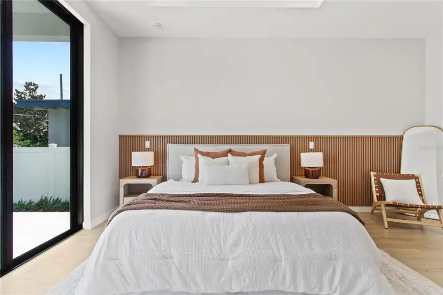 Furnished interior view inside a new home in , Orlando (Image 18).