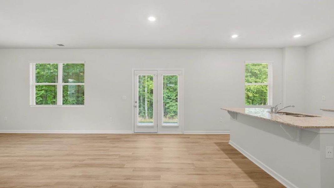 Spacious, unfurnished interior of a new home in Oakleigh Glen, Dallas (Image 24).