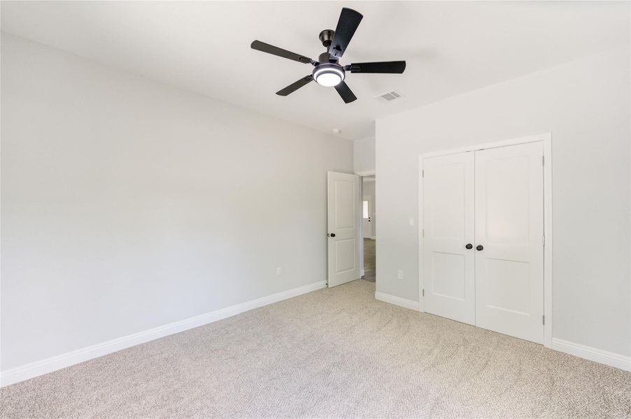 Spacious, unfurnished interior of a new home in , Woodbranch (Image 27).