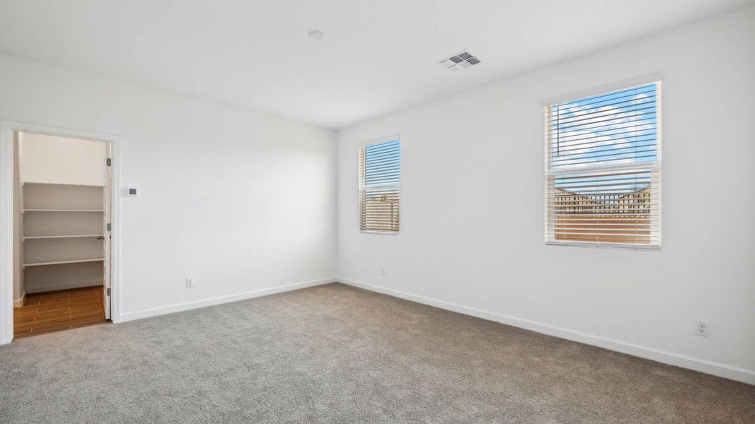 Spacious, unfurnished interior of a new home in Magma Ranch Vistas, Florence (Image 15).