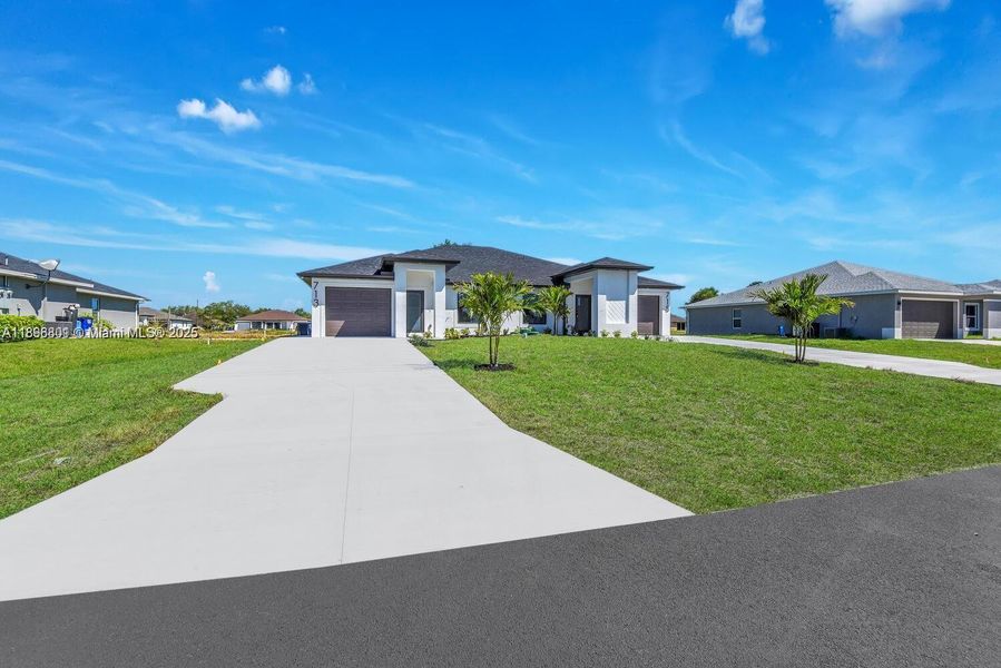 Community amenities in , Lehigh Acres (Image 34).