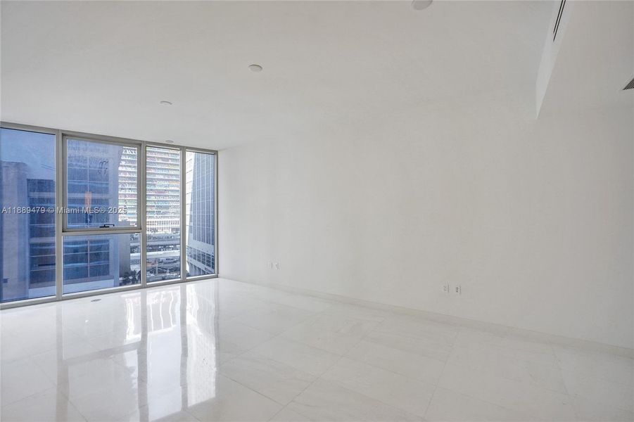 Spacious, unfurnished interior of a new home in , Miami (Image 32).