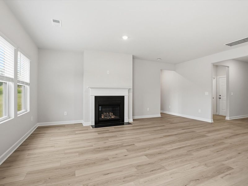 Spacious, unfurnished interior of a new home in Vickery Station, Woodruff (Image 10).