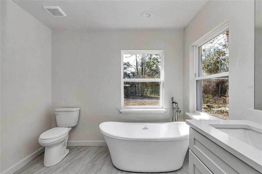 Furnished interior view inside a new home in , Dunnellon (Image 13).