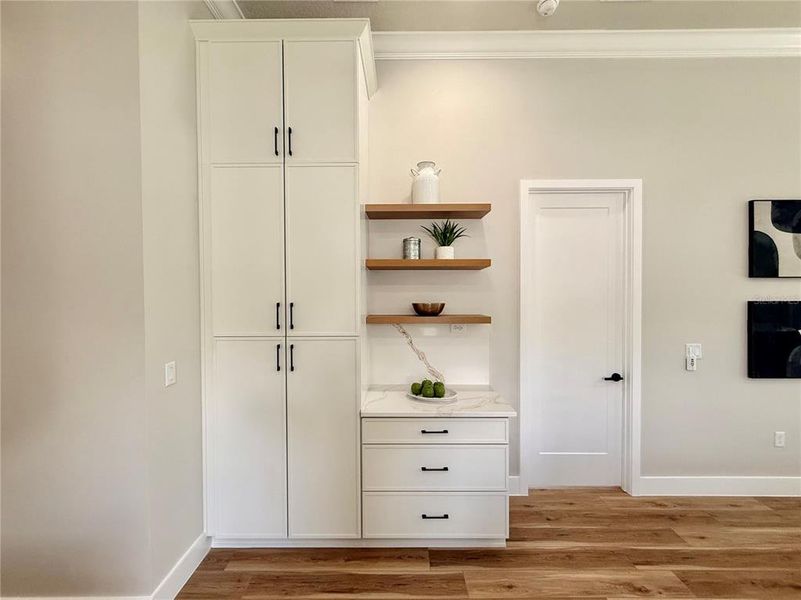 Furnished interior view inside a new home in , Orlando (Image 46).