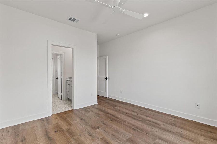 Spacious, unfurnished interior of a new home in , Robinson (Image 22).