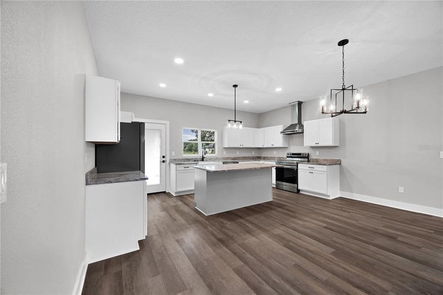 Furnished interior view inside a new home in , Bushnell (Image 12).