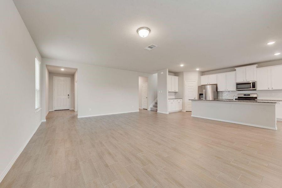 Spacious, unfurnished interior of a new home in , Fort Worth (Image 24).