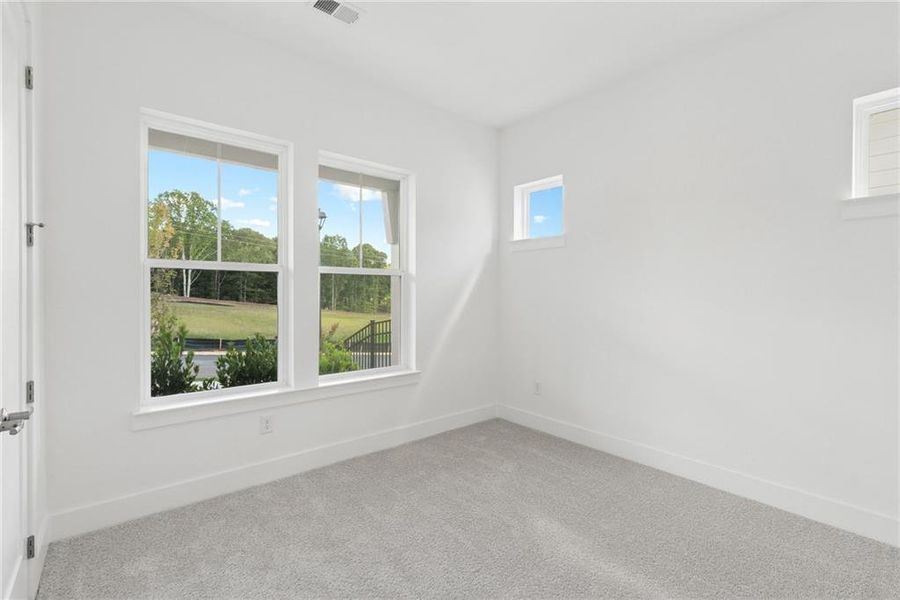 Spacious, unfurnished interior of a new home in , Gainesville (Image 10).