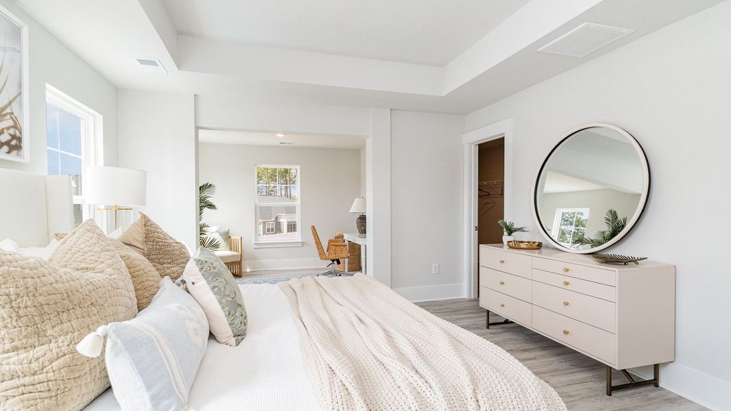 Representative furnished interior of a home built from the Harbor Oak by D.R. Horton in Shell Pointe, Gilbert (Image 28). Representative furnished interior of a home built from the Harbor Oak by D.R. Horton in Shell Pointe, Gilbert (Image 28).
