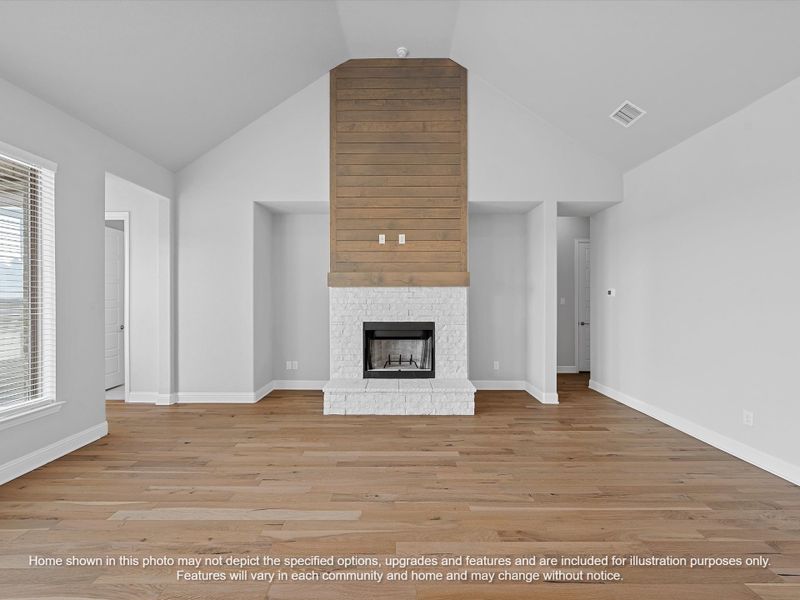Spacious, unfurnished interior of a new home in Levante, Waxahachie (Image 6).