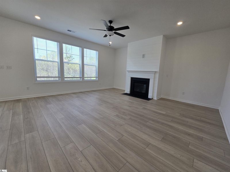 Spacious, unfurnished interior of a new home in Shiloh Trail, Wellford (Image 22).