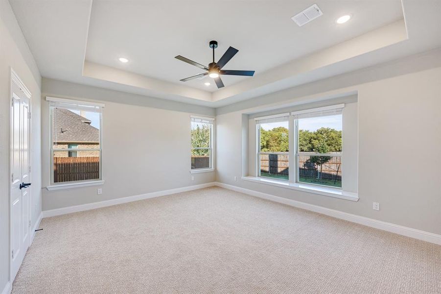 Spacious, unfurnished interior of a new home in Triple Diamond Ranch, Mansfield (Image 11).