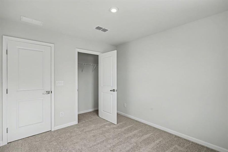 Spacious, unfurnished interior of a new home in Sterling Oaks, Ash (Image 20). Spacious, unfurnished interior of a new home in Sterling Oaks, Ash (Image 20).