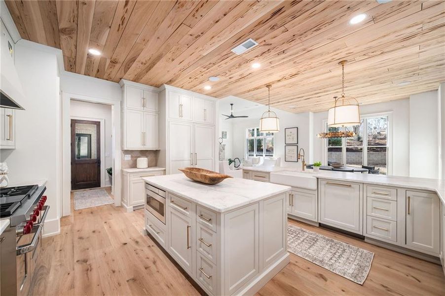 Furnished interior view inside a new home in , Alpharetta (Image 9).