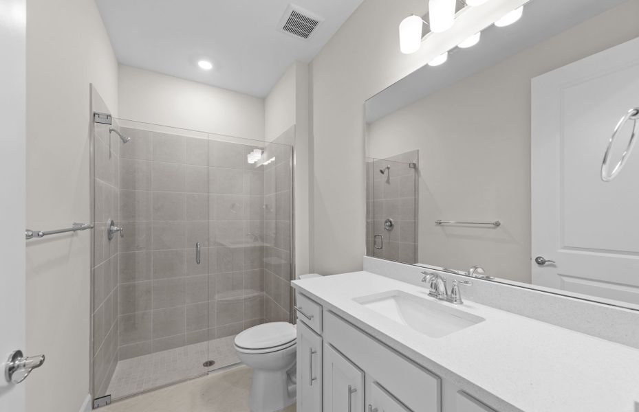 Furnished interior view inside a new home in Del Webb Oak Creek, North Fort Myers (Image 8).