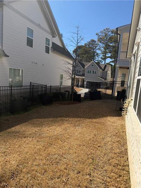 Exterior details and patio area of a home in Promenade Ridge, Marietta (Image 21).