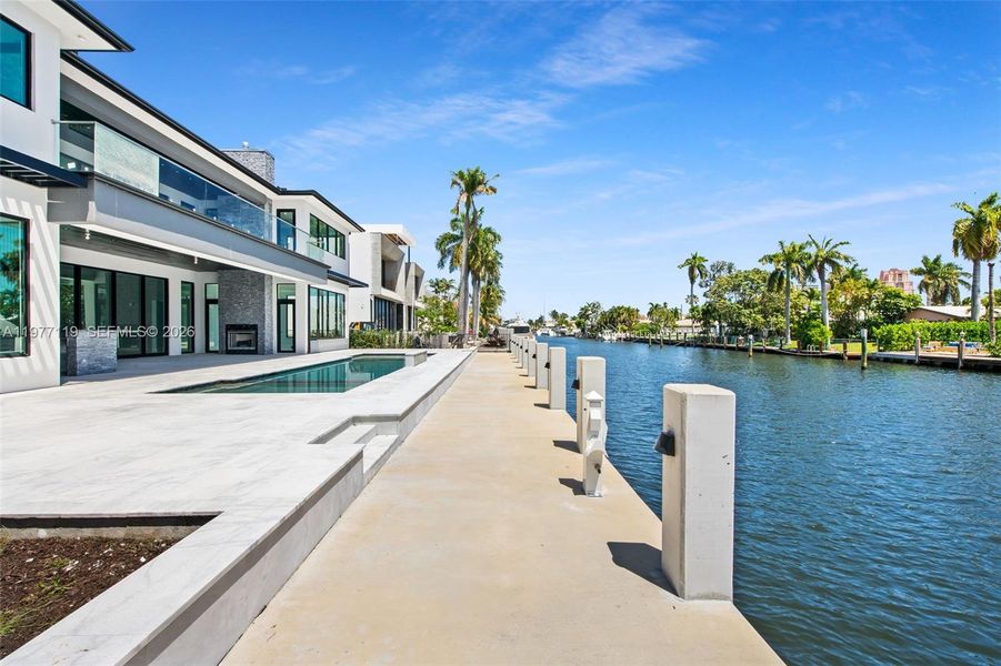 Exterior details and patio area of a home in , Fort Lauderdale (Image 3).