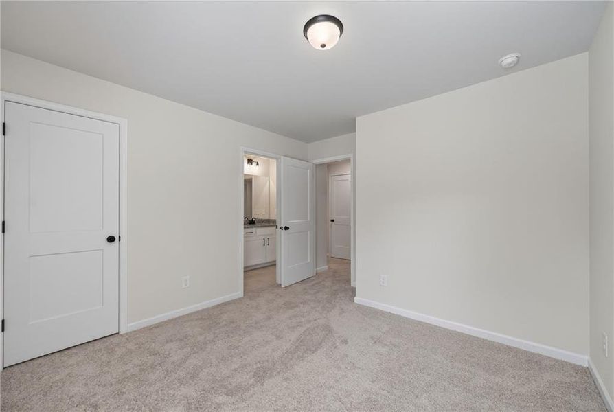 Spacious, unfurnished interior of a new home in , Loganville (Image 39).
