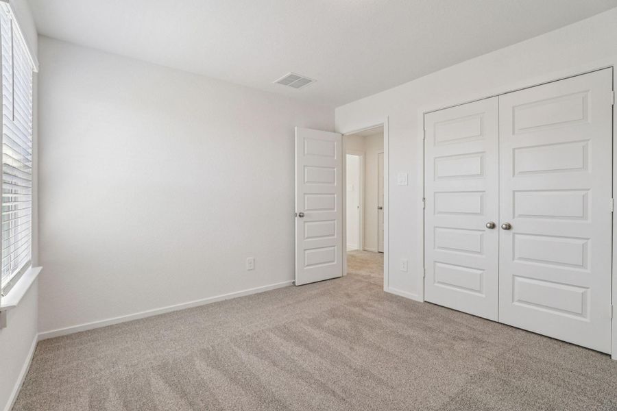 Spacious, unfurnished interior of a new home in Sundance Cove - Traditional Series, Crosby (Image 36).