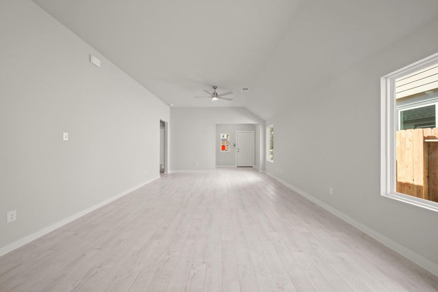 Spacious, unfurnished interior of a new home in Cypresswood Landing, Humble (Image 11).
