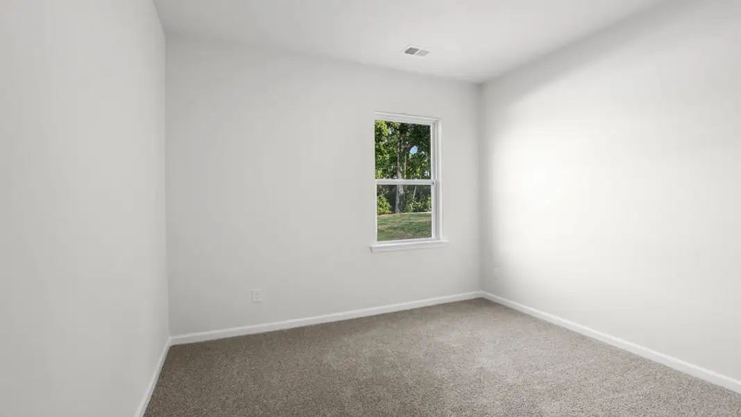 Spacious, unfurnished interior of a new home in Chestnut Ridge, Greenville (Image 23).