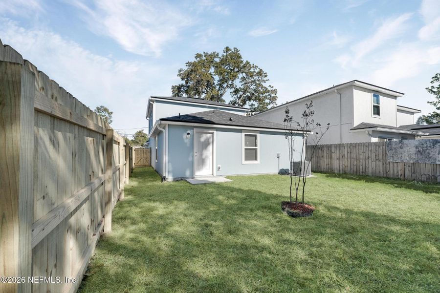 Exterior details and patio area of a home in , Jacksonville (Image 23).