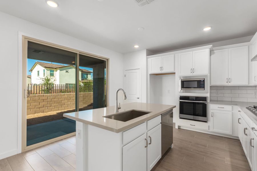 Lot 71 | Gourmet kitchen | Holden | Rev at Eastmark | Mesa, AZ | Landsea Homes