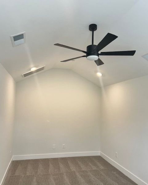 Image 12 of a home in Lynwood Station.