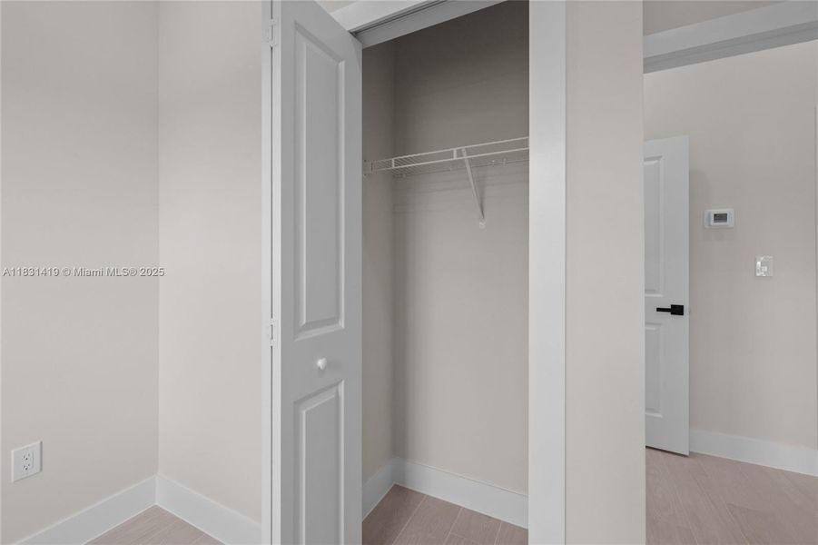 Spacious, unfurnished interior of a new home in , Lehigh Acres (Image 13).