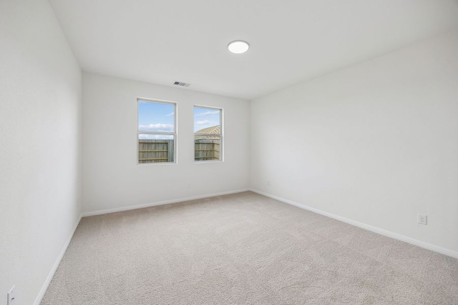Spacious, unfurnished interior of a new home in Riviera Pines, Huffman (Image 36).