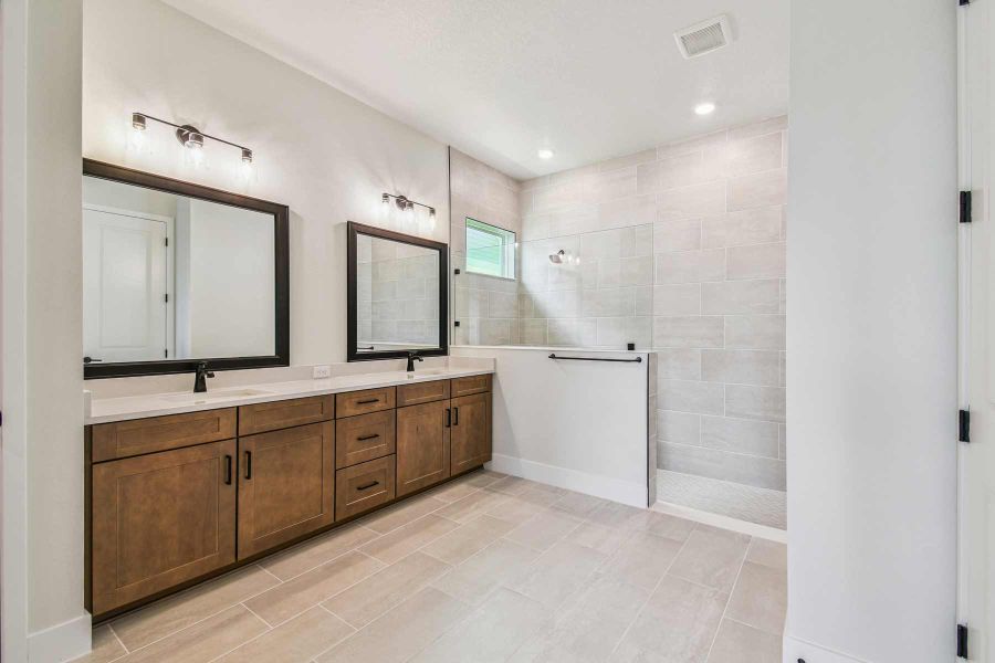 The Sagan - Owner's Bath The Sagan - Owner's Bath