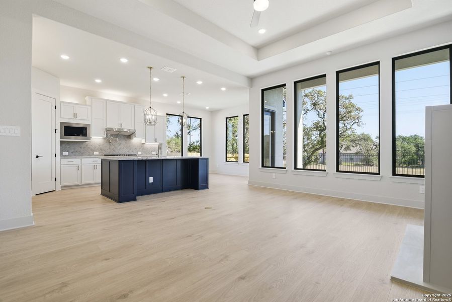 Spacious, unfurnished interior of a new home in Ventana - 60', Bulverde (Image 25).