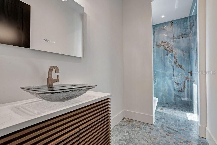 Image 85 of a home in .