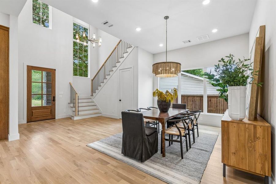 Furnished interior view inside a new home in , Richardson (Image 10).