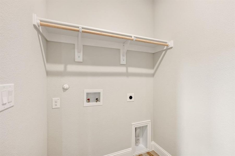 Spacious, unfurnished interior of a new home in Sonoma Verde, McLendon-Chisholm (Image 30).