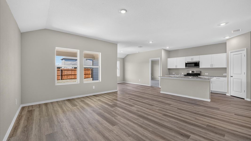 Spacious, unfurnished interior of a new home in The Hills at Reunion, Newark (Image 24).