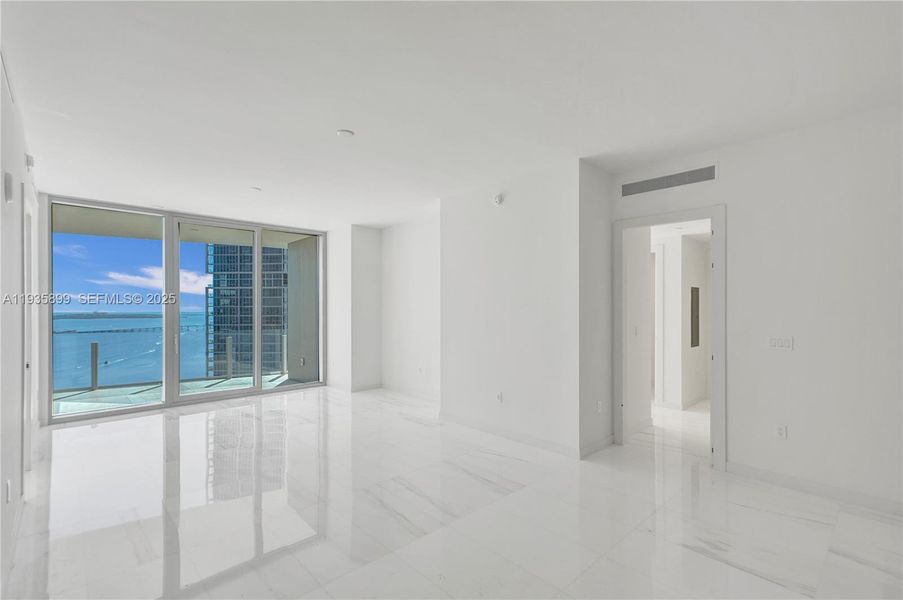 Spacious, unfurnished interior of a new home in , Miami (Image 45).