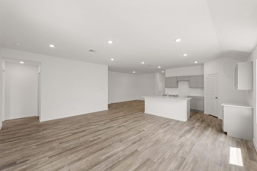 Spacious, unfurnished interior of a new home in Harrington Trails at The Canopies, Splendora (Image 17). Spacious, unfurnished interior of a new home in Harrington Trails at The Canopies, Splendora (Image 17).